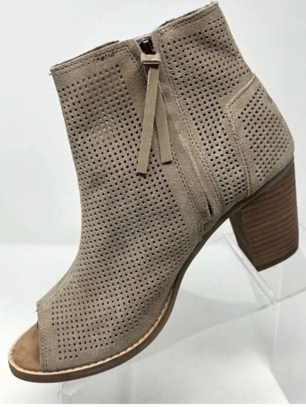 TOMS Suede Heeled Ankle Boots Open Toe Taupe Tan Gray Size 8 Perforated Bohemian - Picture 6 of 11